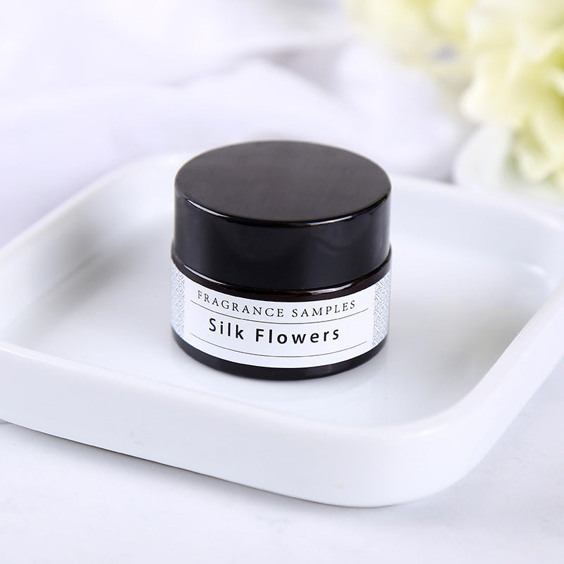 The factory has 67 scents in stock, high-end good-smelling plant essential oils, smokeless handmade soybean wax, scented candles, and trial incense packs
